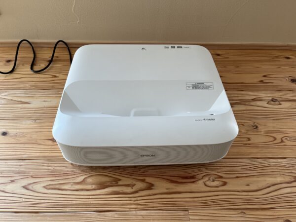 EPSON EH-LS600W
