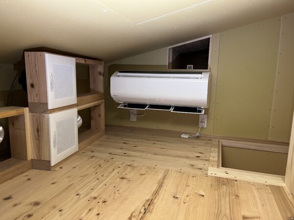 小屋裏エアコン